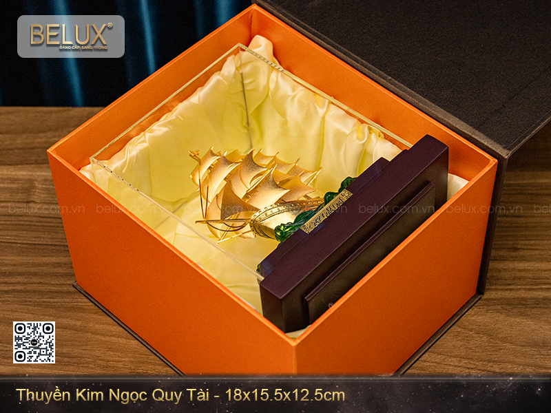 Mô hình thuyền kim ngọc quy tài dát vàng&nbsp;